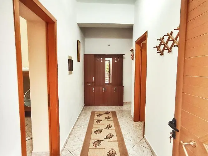 Artur's Apartament Gjirokastra